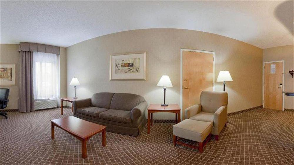 Holiday Inn Express Hotel & Suites Cedar Rapids I-380 At 33Rd Avenue, An Ihg Hotel Екстериор снимка