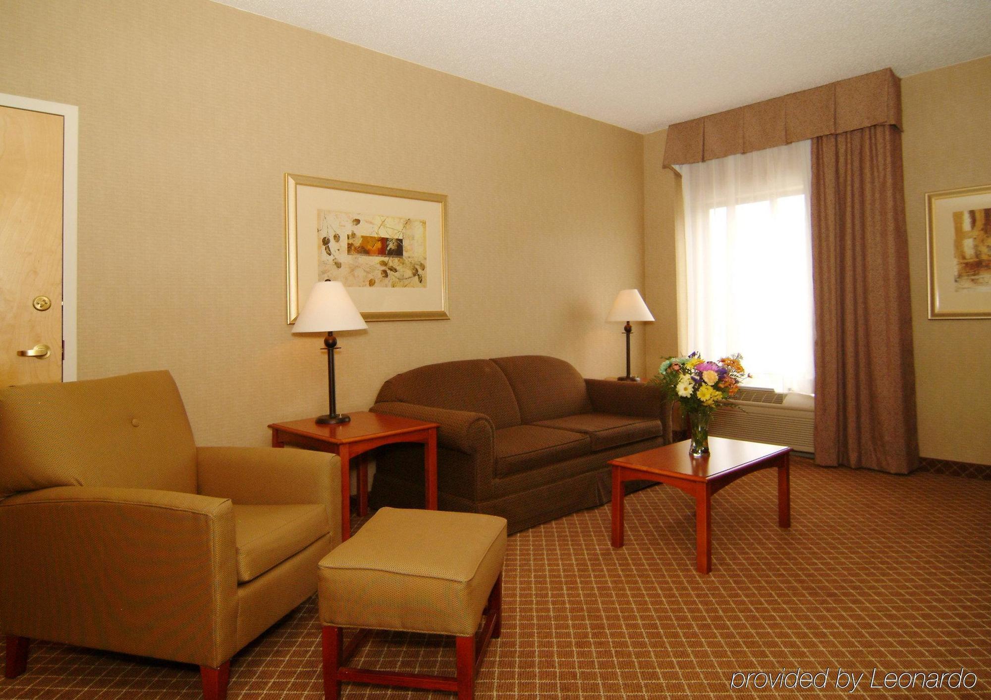 Holiday Inn Express Hotel & Suites Cedar Rapids I-380 At 33Rd Avenue, An Ihg Hotel Стая снимка
